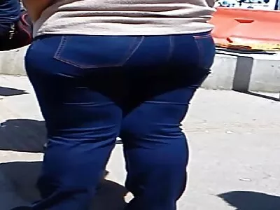 İnce bebek ile ıslak saç emme horoz üzerinde liseli gizli çekim seks kam