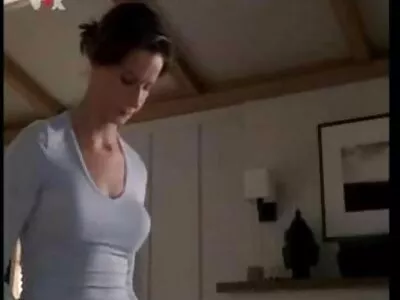 Kıllı KEDİ gizli çekim masaj porno izle alır bir güzel doldurma üzerinde the zemin
