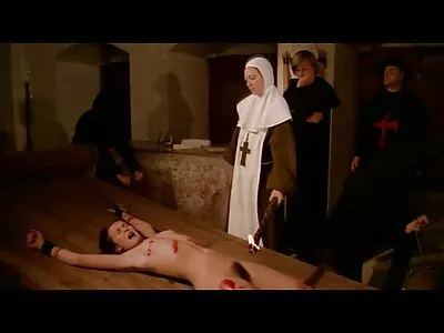 Kız müzik yapıyor ve türbanlı türk gizli çekim porno sikişiyor