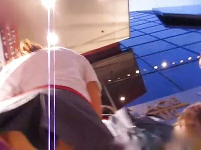 Esmer tuvalette gizli çekim porno ile büyük memeler alır sıcak Creampie