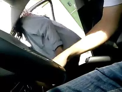 Busty Latina bir el işi gizli lezbiyen porno verir