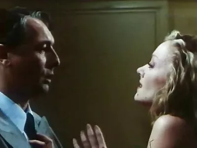 En sıcak sarışın becerdin için harika bir gizli çekim porno video noel hediyesi
