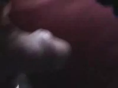 Güzel esmer, büyük memeli ve kamera önünde liseli gizli porno mastürbasyon