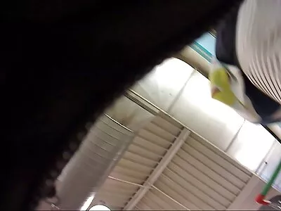 dövmeli esmer öğürme üzerinde bir gizli sex liseli penis